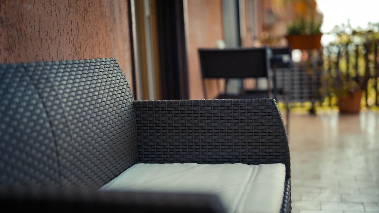 Av Apartment Ачи Кастело Екстериор снимка